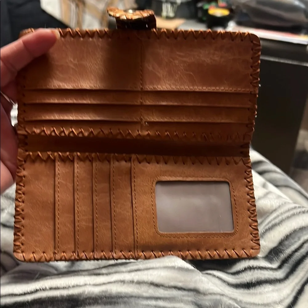 Handcrafted Leather Wallet with Butterfly Design - Picture 3 of 5